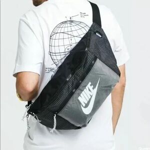 NIKE TECH Crossbody OVERSIZE BELT BAG Fanny Pack CV1411 010